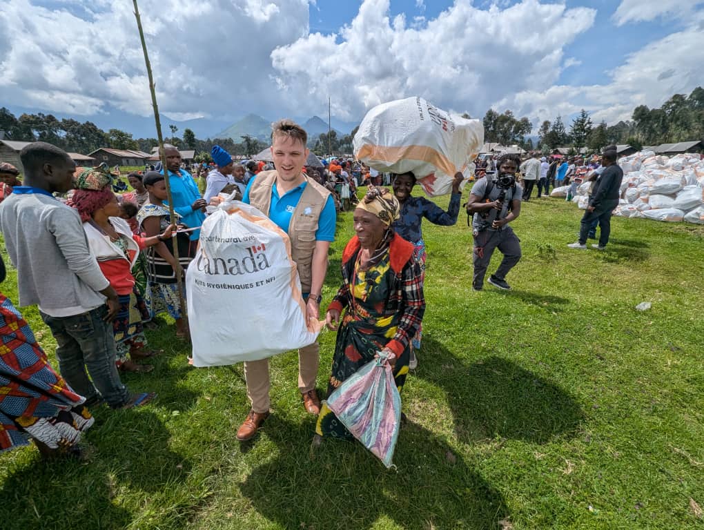 Assistance humanitaire aux personnes déplacées et réfugiées